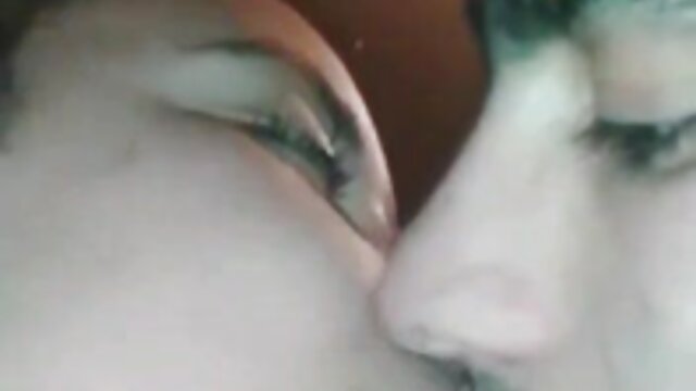 Porno nessuna registrazione  Il cazzo di un ragazzo ottiene una sega da una ragazza video porno gratis fica pelosa giovane ed estremamente abile.