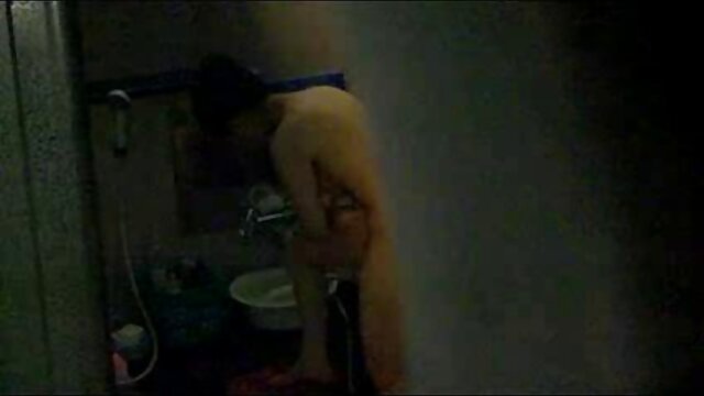 Porno nessuna registrazione  Tre giovani Russi seducono un ragazzo per Sesso di video topa pelosa Gruppo con loro.